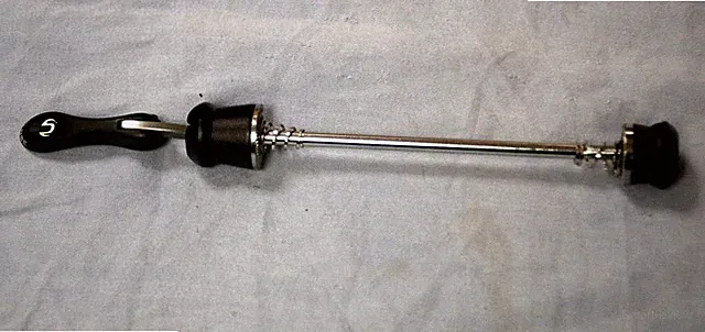 Cannondale (FSA) front wheel skewer 100mm NEW!