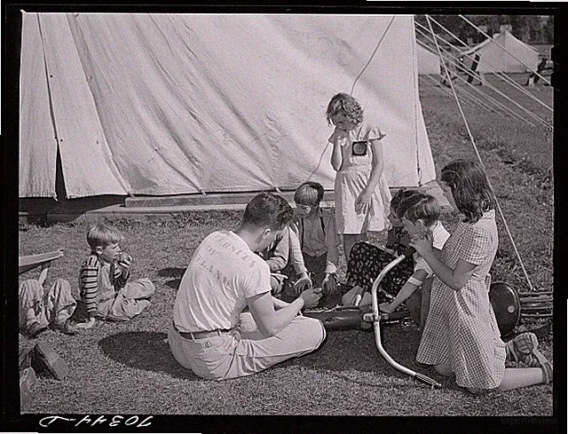 Photo:Odell Oregon Migrant Camp Children Repairing Bicycle 1941 FSA